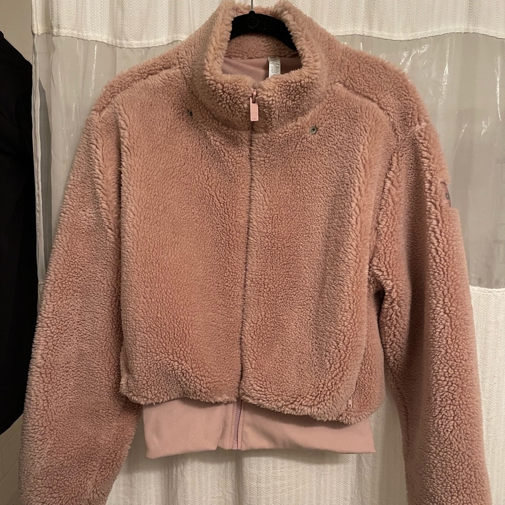ALO Yoga Foxy sherpa jacket